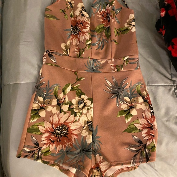 Floral Romper - Picture 1 of 2